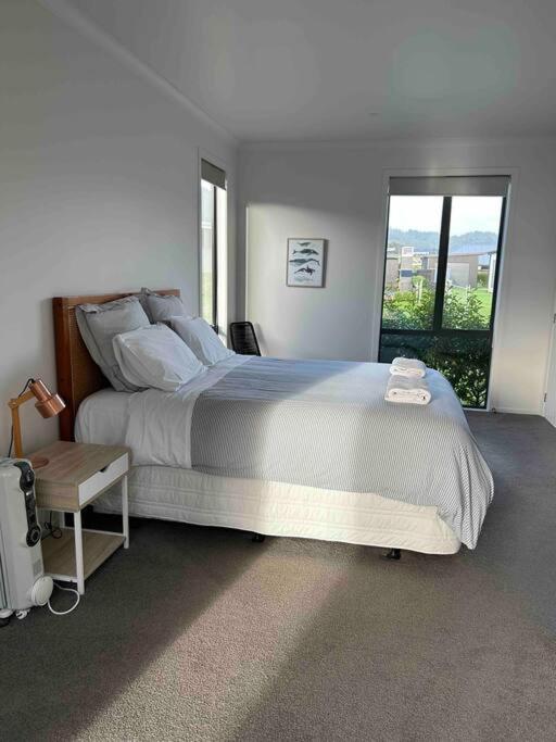 Purangi Beachhouse - 2 Bedroom Cooks Beach Екстер'єр фото