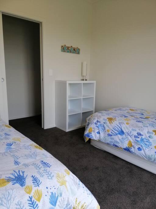 Purangi Beachhouse - 2 Bedroom Cooks Beach Екстер'єр фото