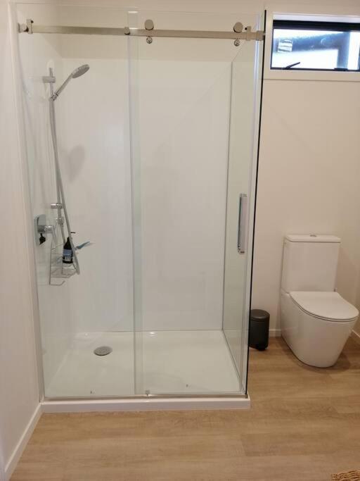Purangi Beachhouse - 2 Bedroom Cooks Beach Екстер'єр фото