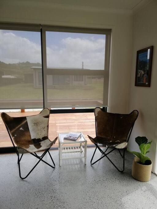 Purangi Beachhouse - 2 Bedroom Cooks Beach Екстер'єр фото